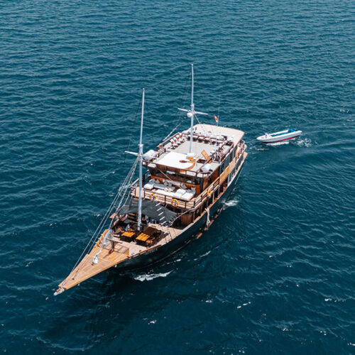 Boat 11 – Open Trip – Komodo Island