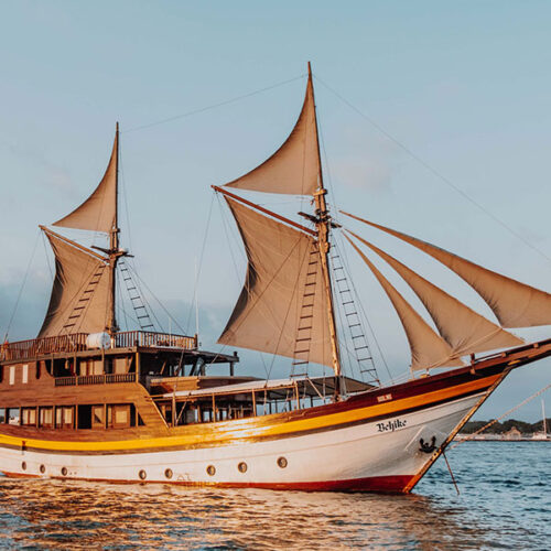 Boat 13 – Open Trip – Komodo Island