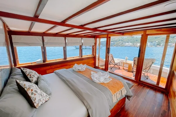 BOAT 2 (2)