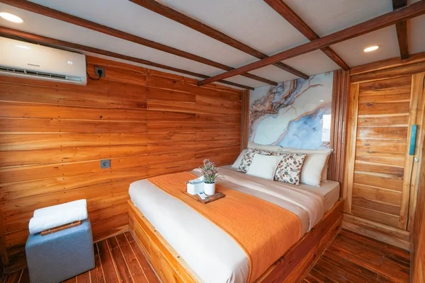 BOAT 2 (4)