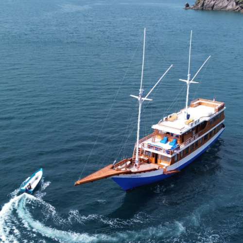 Boat 14 – Open Trip – Komodo Island
